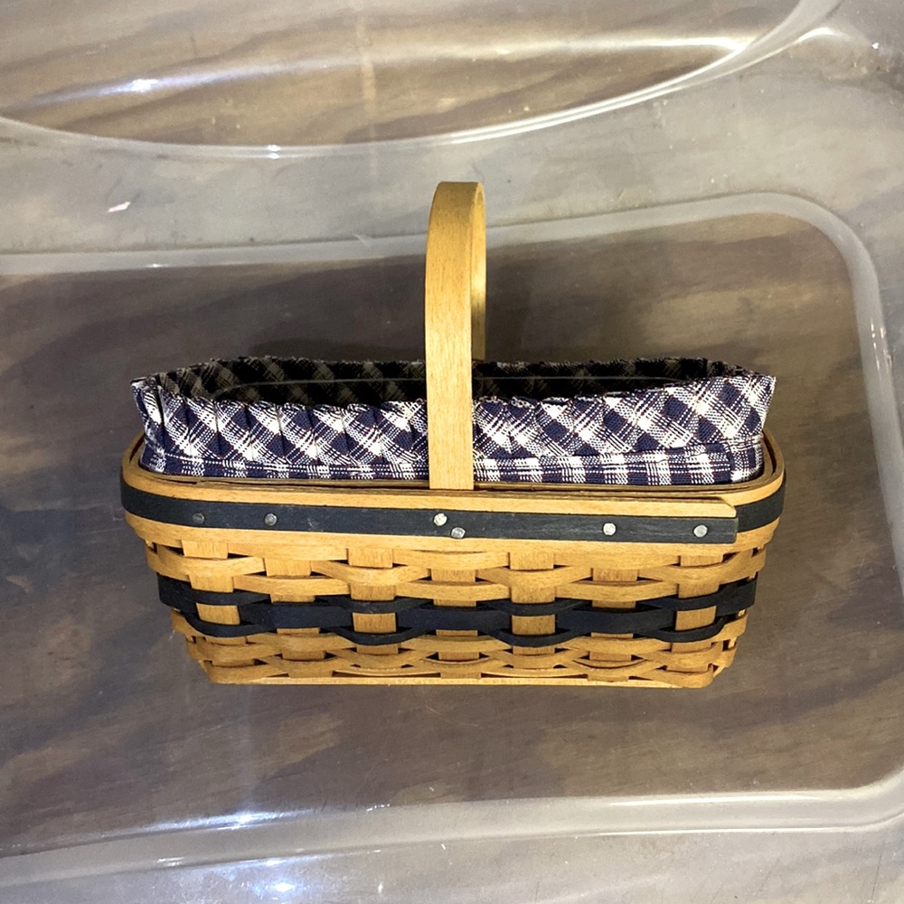 2002 Longaberger Basket